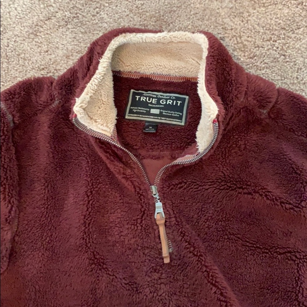True grit quarter zip size XS